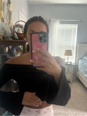 SHEIN Black Off-Shoulder Ribbed Crop Top
